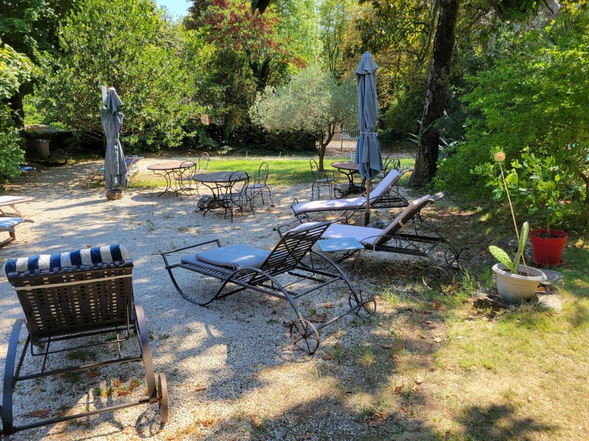 Le Temps Des Cerises Hotel Genolhac Exterior photo
